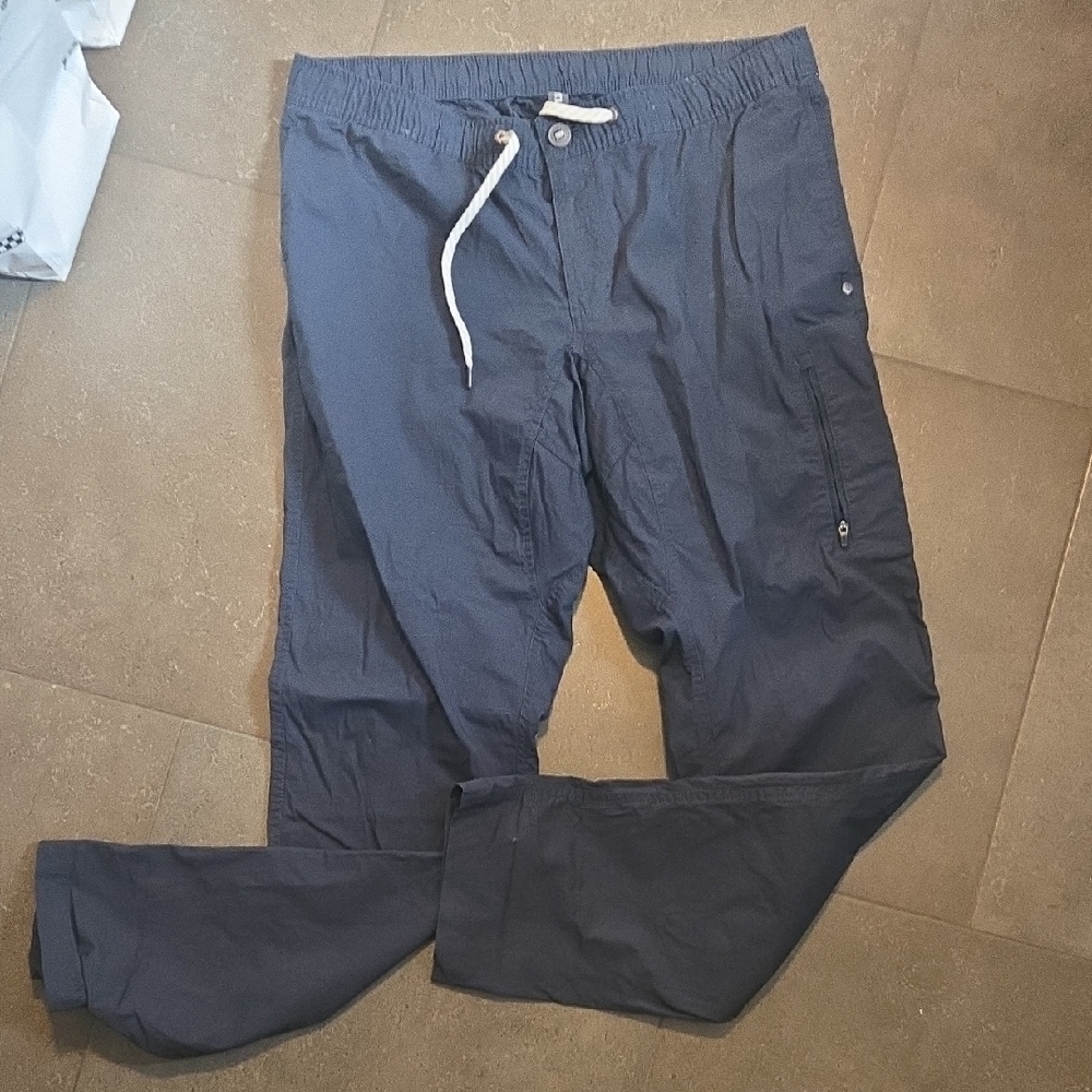 Vuori Men's Dark Blue Cargo Pants